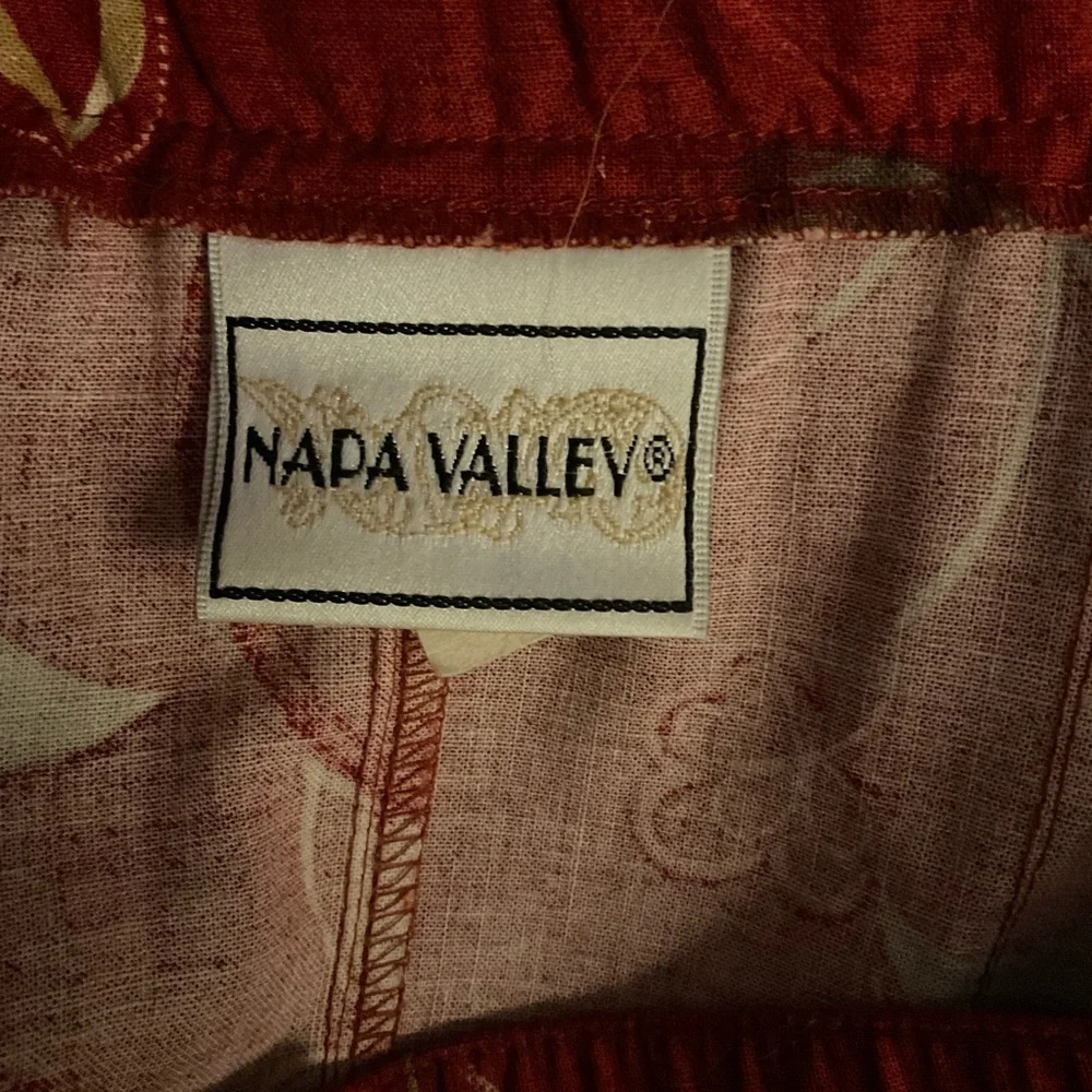 Vintage-Inspired Red Floral A-Line Skirt - Picture 4 of 6